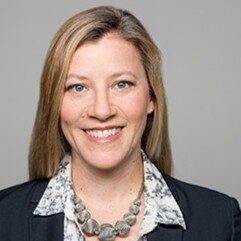 Sylvia Taylor Coach Frau